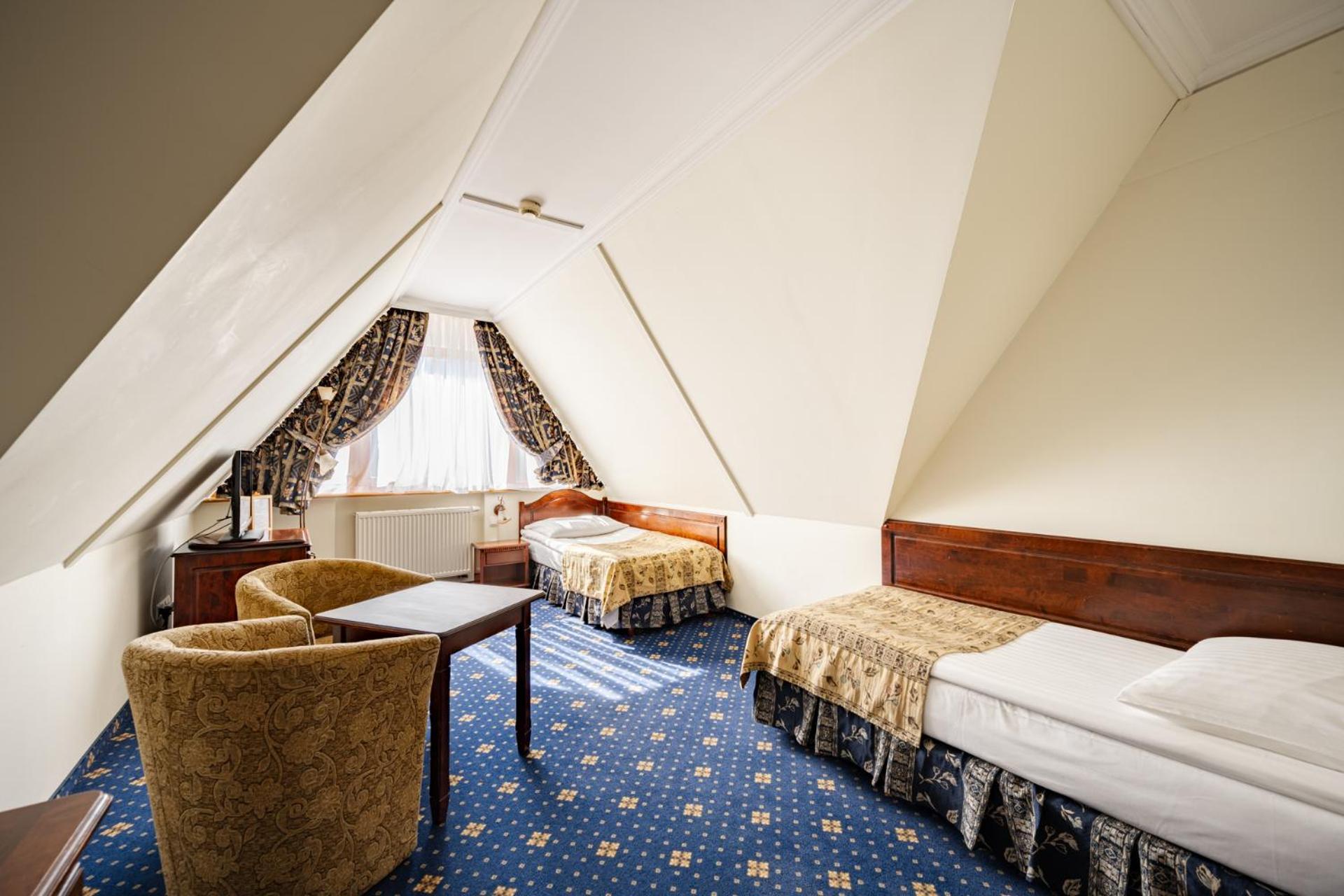 Standard Twin Room